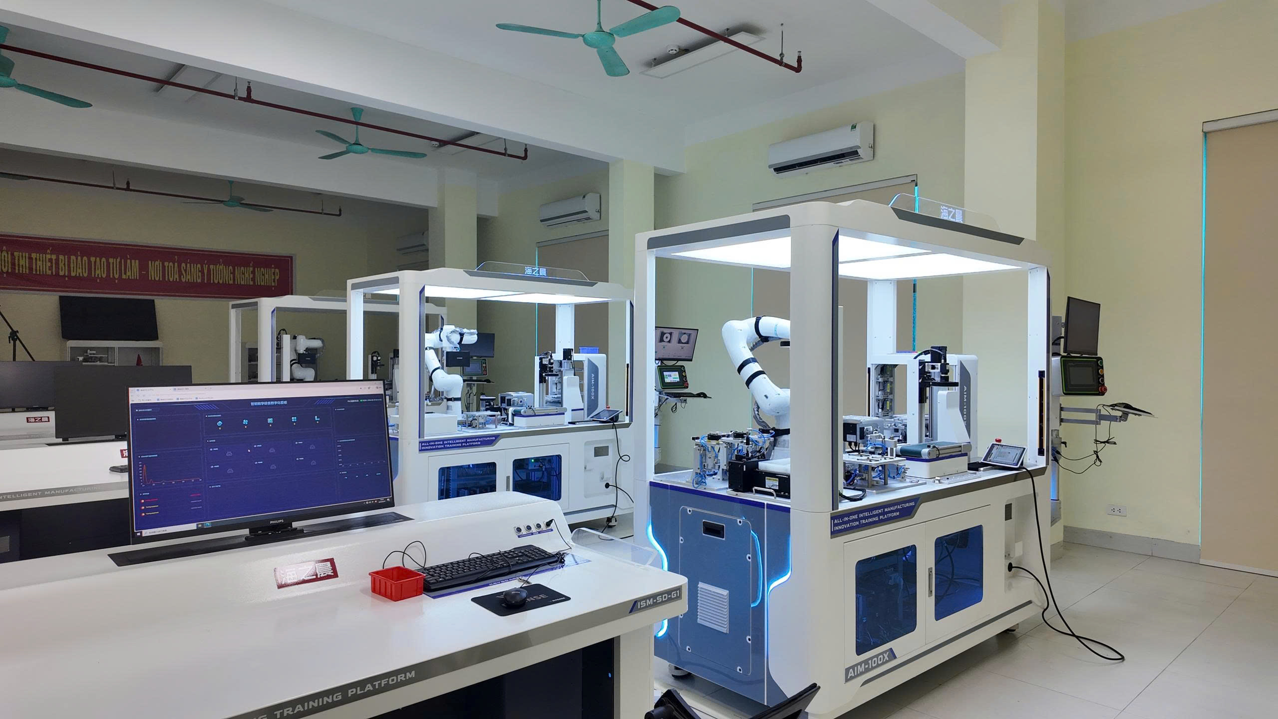 BAN LÃNH ĐẠO CAO ĐẲNG VTG GẶP GỠ, THĂM QUAN VÀ KÝ KẾT HỢP TÁC CÙNG DOANH NGHIỆP TẠI BẮC NINH
