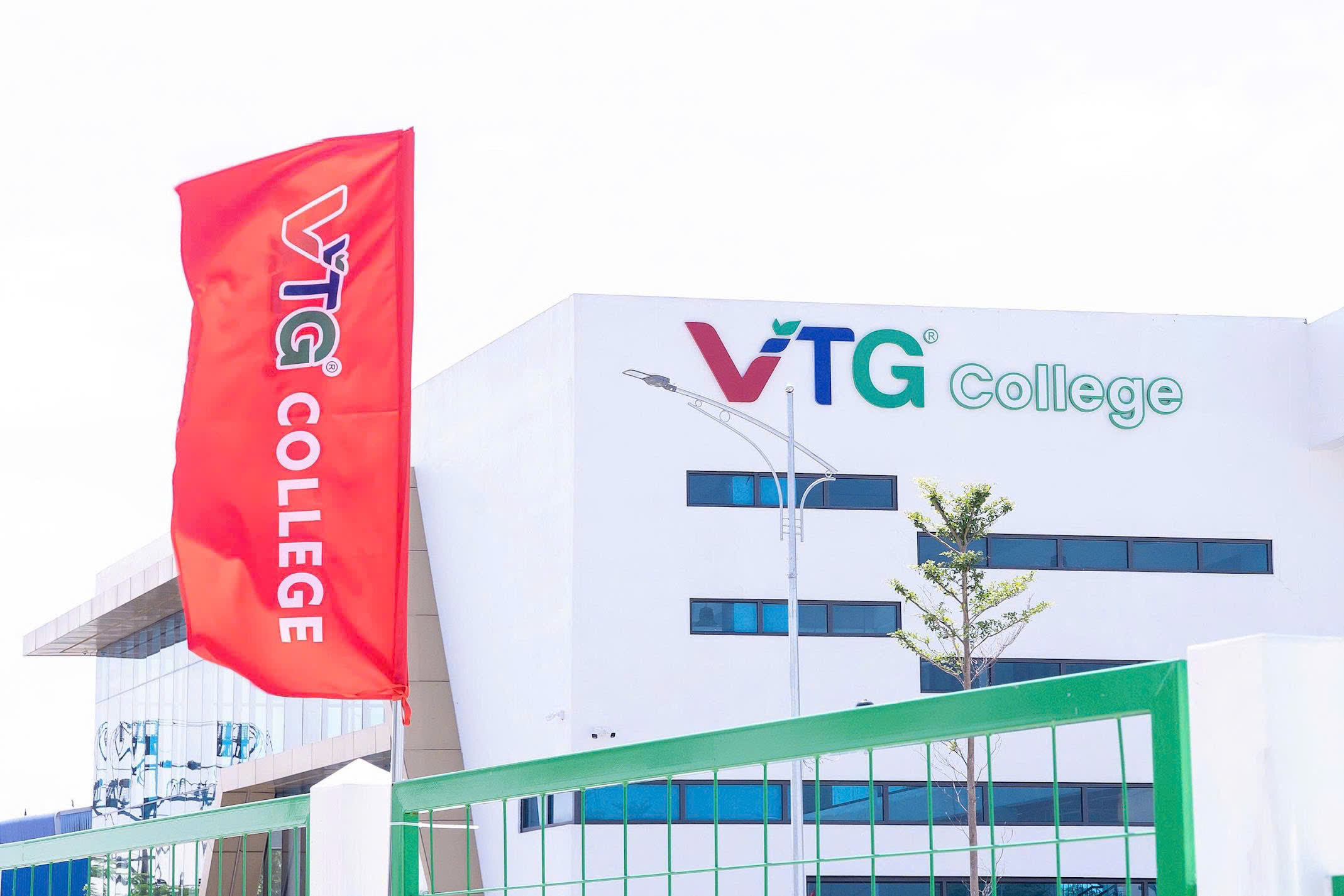 HỌC ĐỂ LÀM ĐƯỢC VIỆC, SẴN SÀNG CHO TƯƠNG LAI